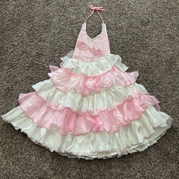 Beautiful formal beaded pink and white layered gown - Picture 4 of 5